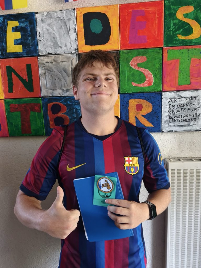 Schüler mit Schwimmabzeichen_3